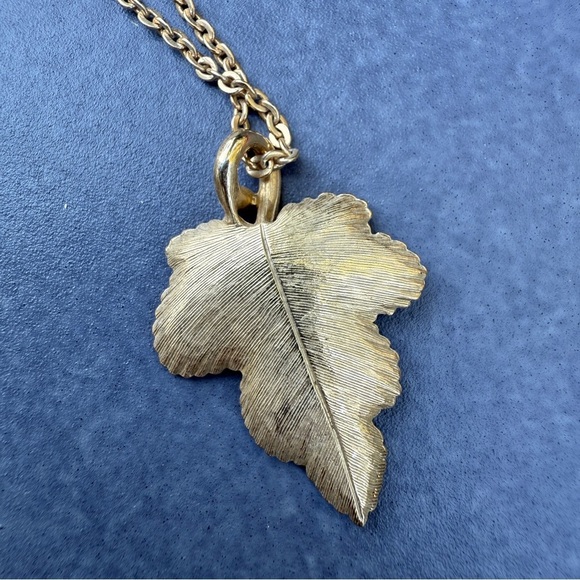 Avon Gold Leaf Necklace with Crystal Accent - Picture 7 of 14